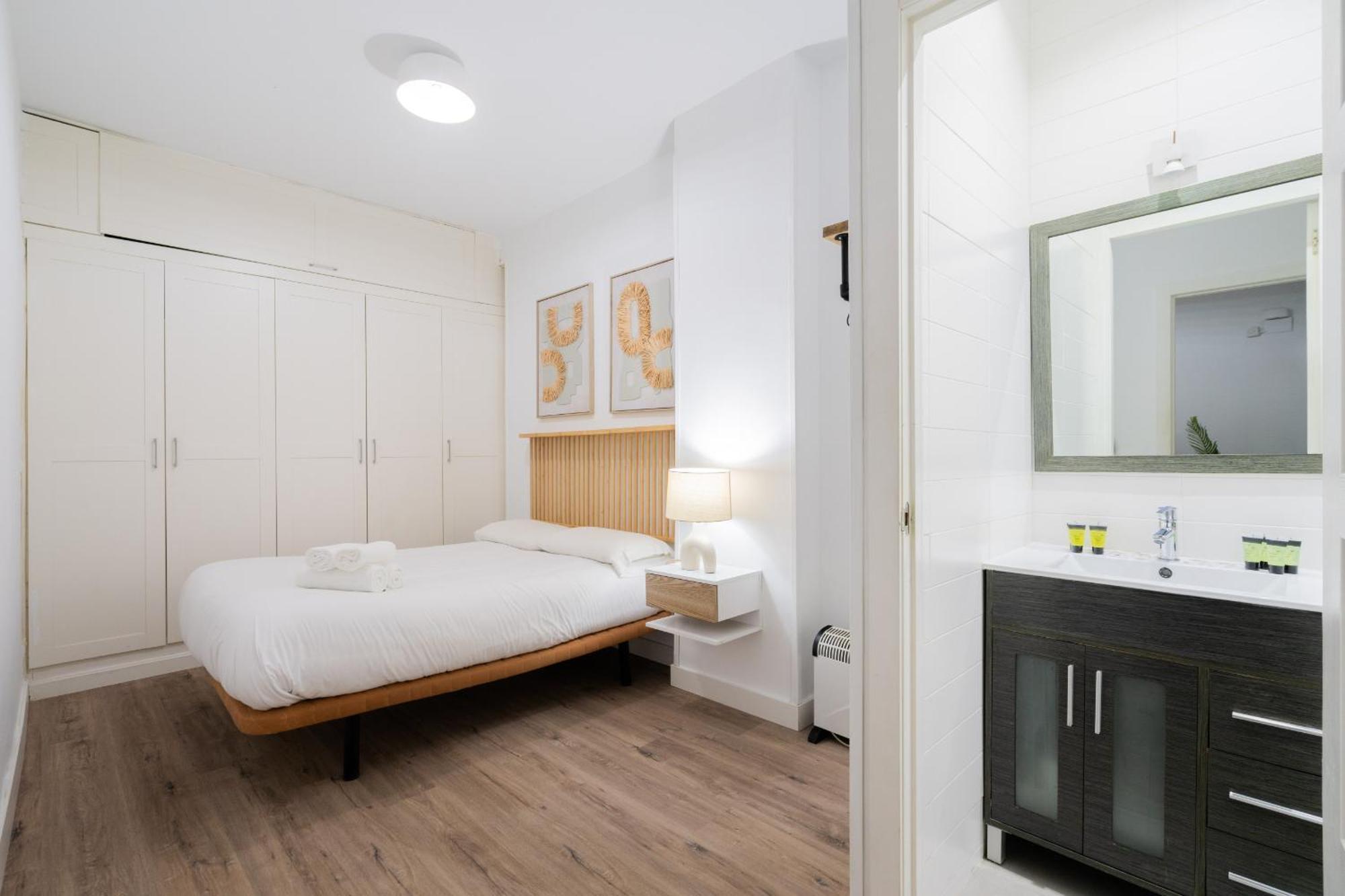 Apartamento En Chueca Para 4 Personas Alquiler Temporal Madrid Kültér fotó