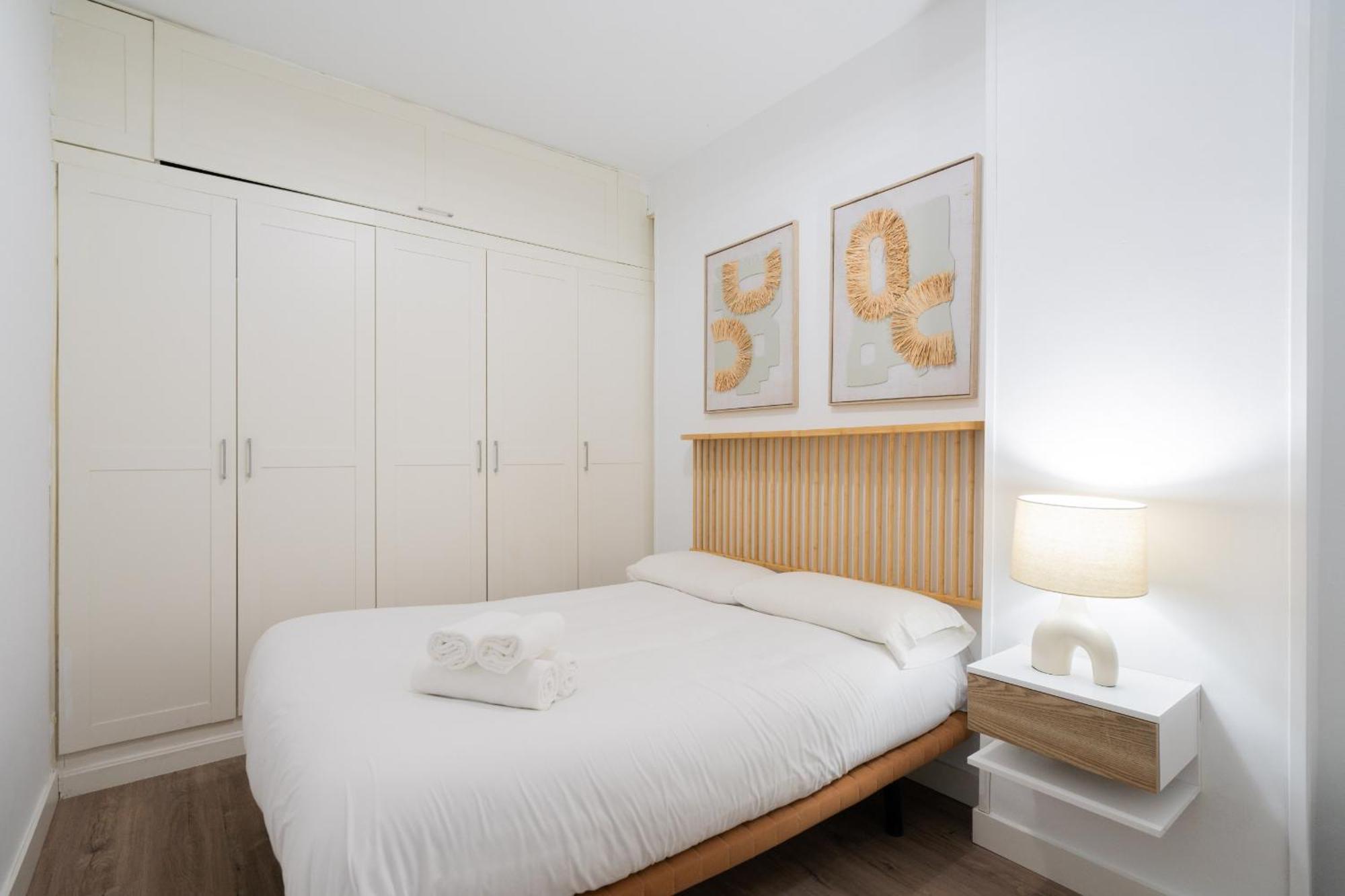 Apartamento En Chueca Para 4 Personas Alquiler Temporal Madrid Kültér fotó