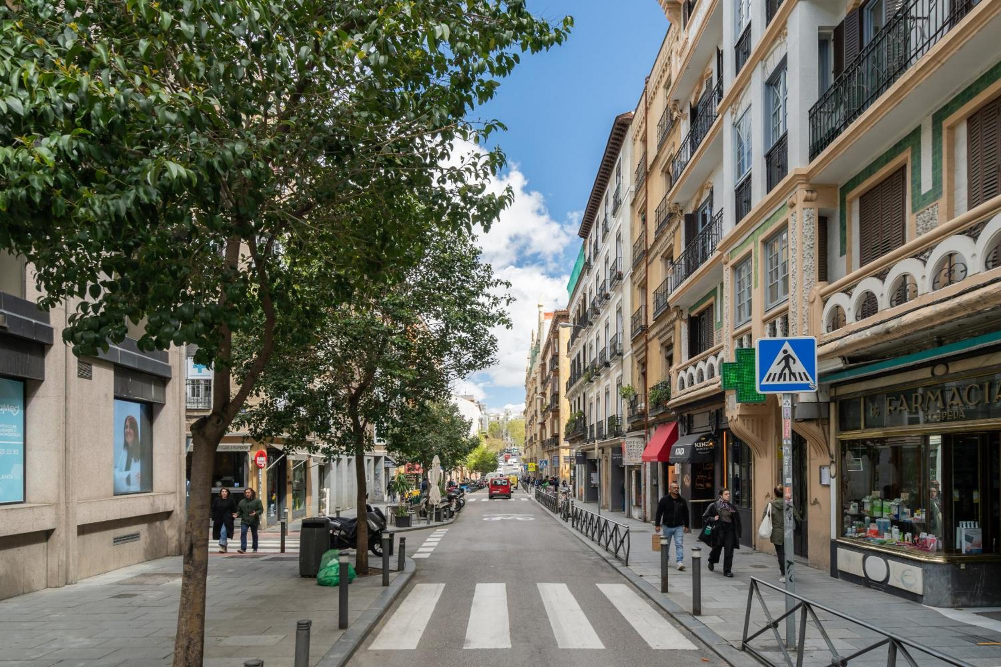 Apartamento En Chueca Para 4 Personas Alquiler Temporal Madrid Kültér fotó