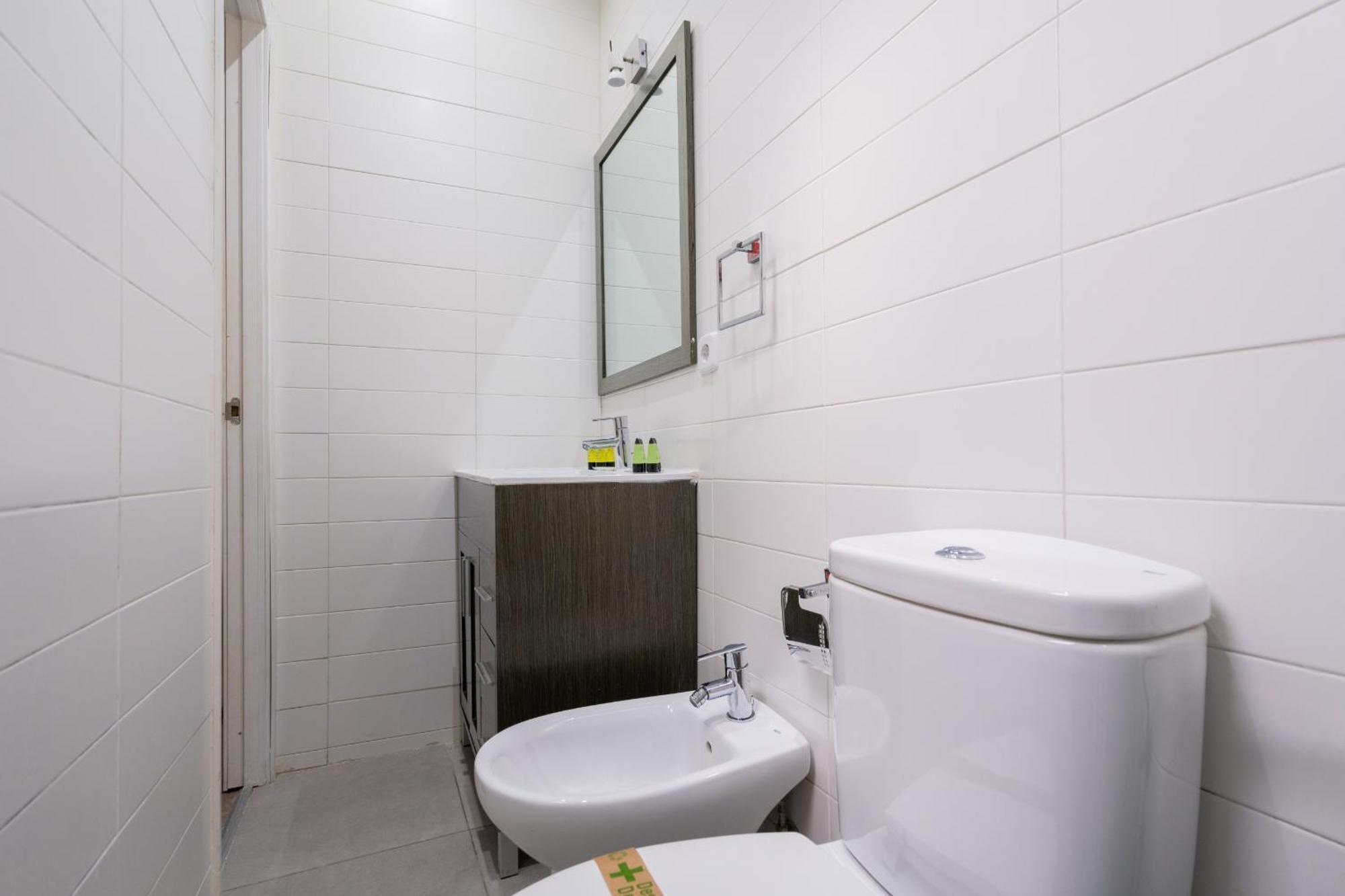 Apartamento En Chueca Para 4 Personas Alquiler Temporal Madrid Kültér fotó